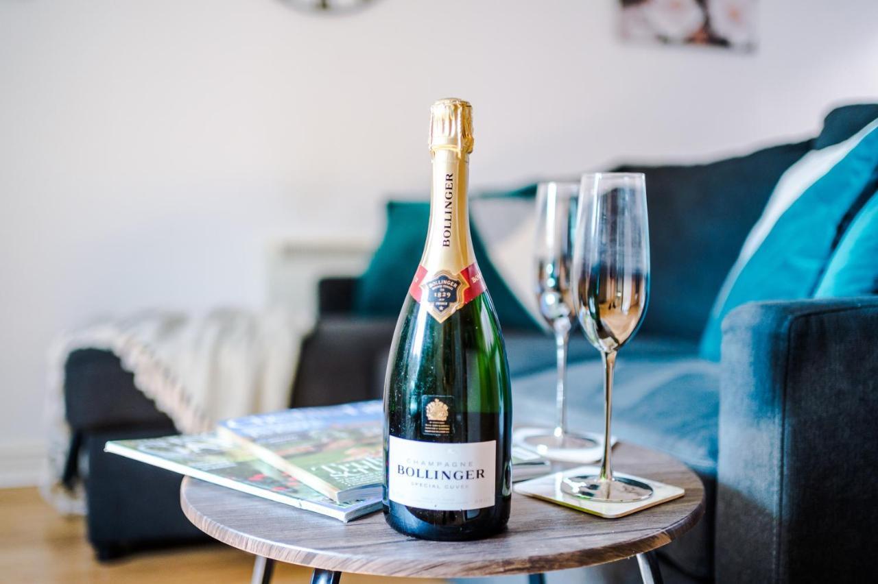 Stylish Chester City Centre Apartment By 53 Degrees Property, Ideal For Couples & Business Professionals - Sleeps 4 Luaran gambar