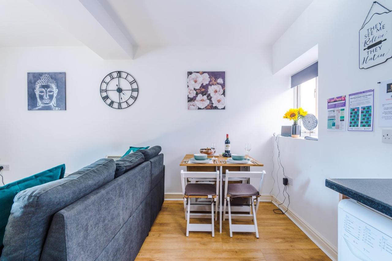 Stylish Chester City Centre Apartment By 53 Degrees Property, Ideal For Couples & Business Professionals - Sleeps 4 Luaran gambar