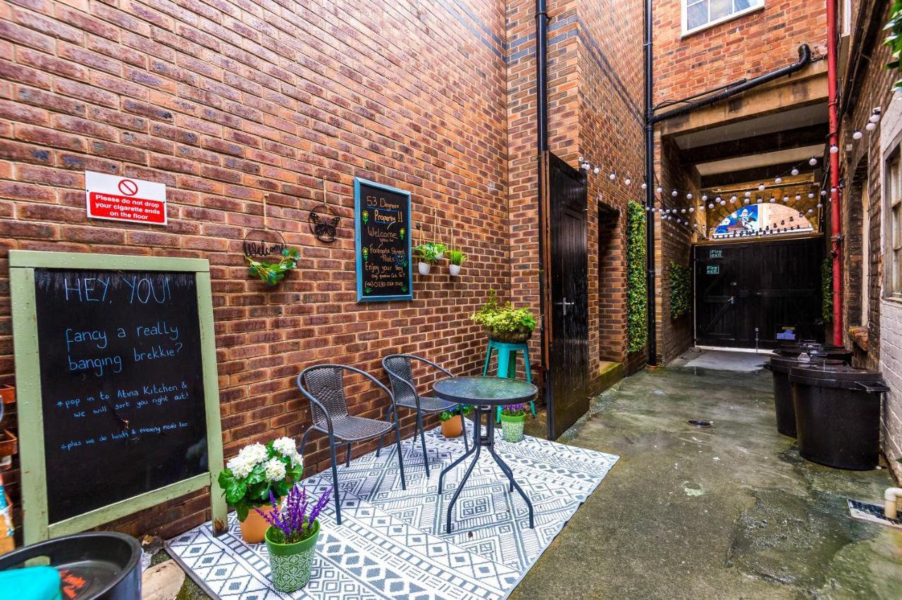 Stylish Chester City Centre Apartment By 53 Degrees Property, Ideal For Couples & Business Professionals - Sleeps 4 Luaran gambar